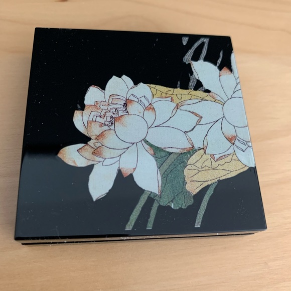 Yves Saint Laurent Eyeshadow and Bronzer - Picture 2 of 3